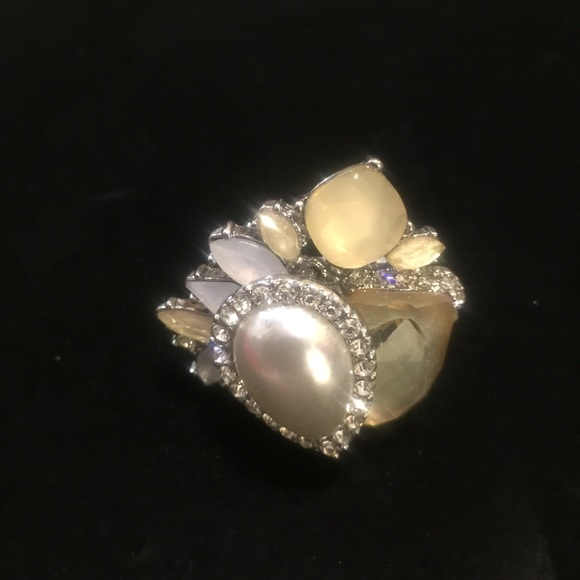 originelle Jewelry - BNWT handmade pearl and crystal statement ring